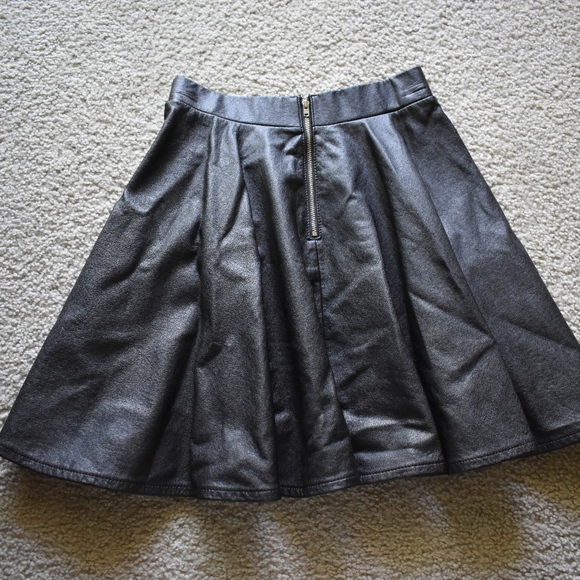 ASO Aria Montgomery Top Shop faux leather skirt - Picture 4 of 5